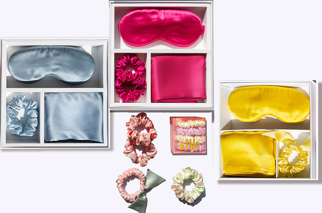 Ensemble de sommeil en soie de soins de la peau doux de luxe