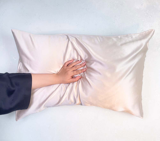 Taies d'oreiller confortables en soie premium personnalisables